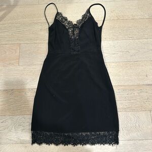 Little black dress with lace detail XS LF